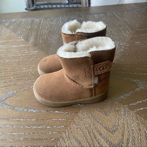 UGG Infant/toddler Classic Chestnut Boots Size 04/05